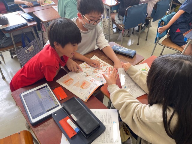 調理実習の計画を立てている様子