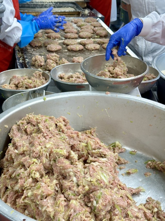 キャベツのメンチカツ