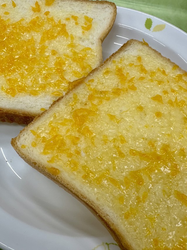 みかんとみかんジュースでジャムを作りました。