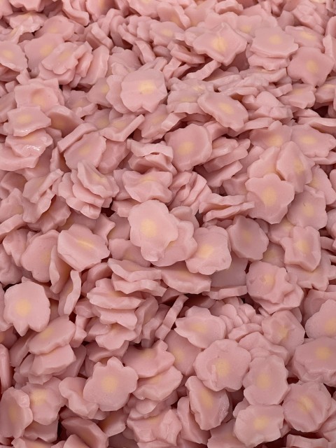 すまし汁に使った梅の花の蒲鉾