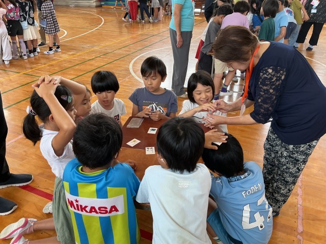 俳句カルタ「札を取れるかな。」