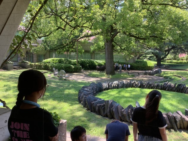 屋外の展示作品です。