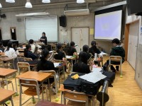 クラブ活動　学生ボランティアの様子