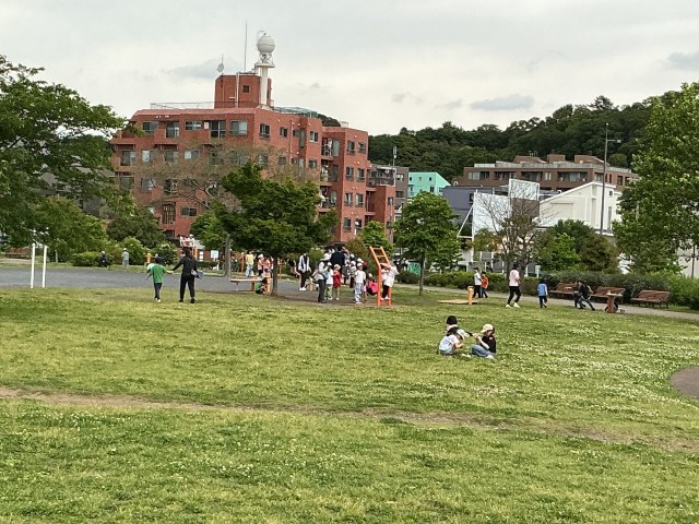 公園の広場に到着！