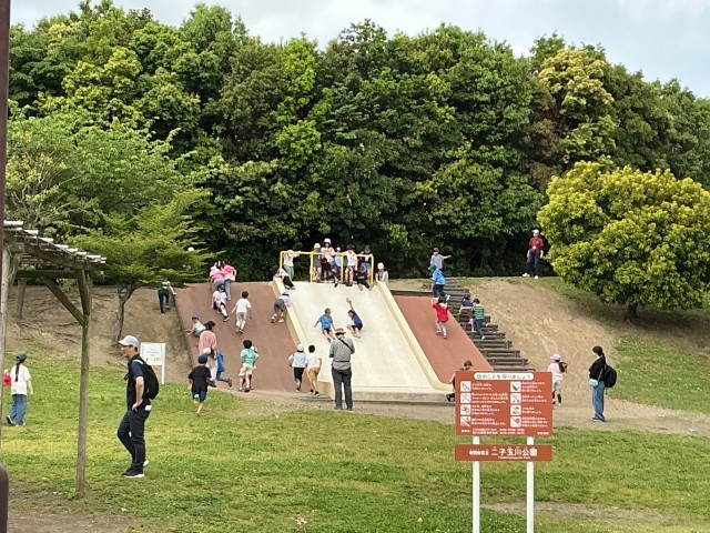 滑り台に行列が！