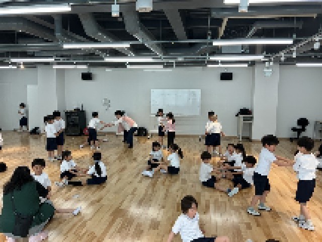 三人組で