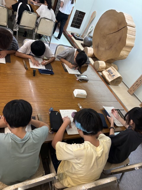 自分のデザインをカーボン紙で写す
