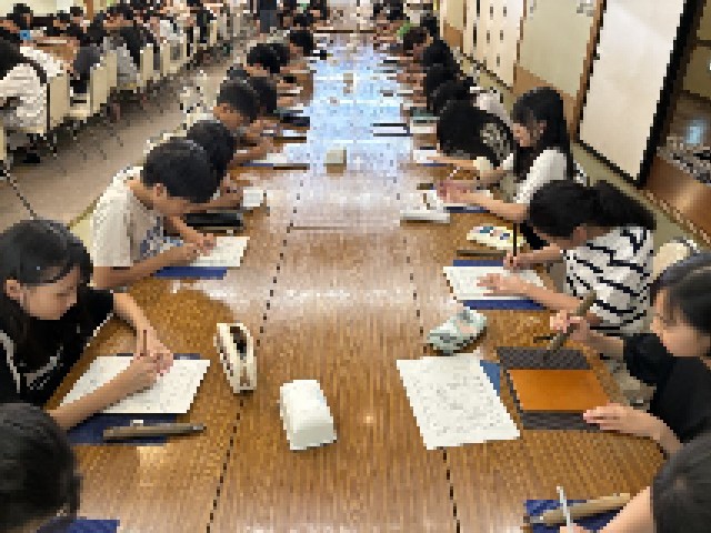 日光彫り用の彫刻刀で彫る！