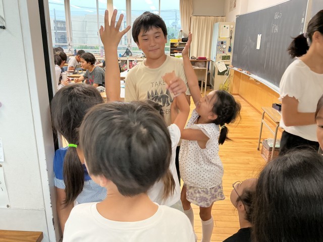 縦割りで夏休みの作品展をまわりました