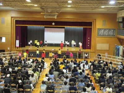 ぽぷら学級「イロとりどりのせかい」