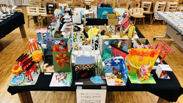 美術科3年生「ペーパージオラマ」