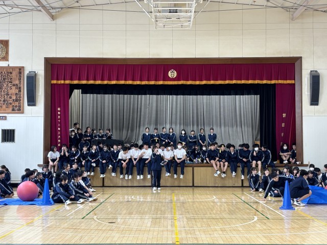 進行は自分たち！先生方はただただ見ているだけ。