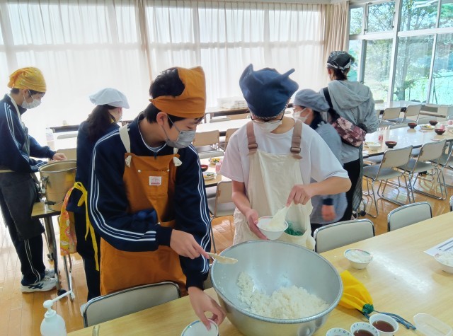 みんなのために働いています