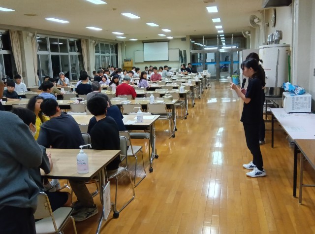 全体の前で素敵なごちそうさまの挨拶をしてくれました