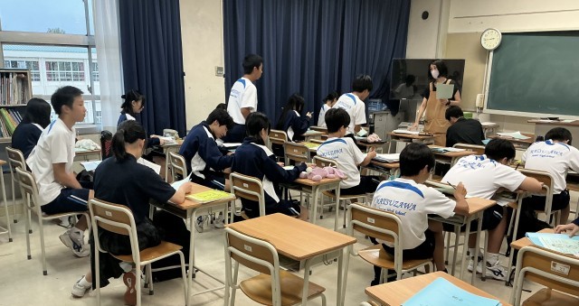 職場体験前、マイキャリアノート記入中です。