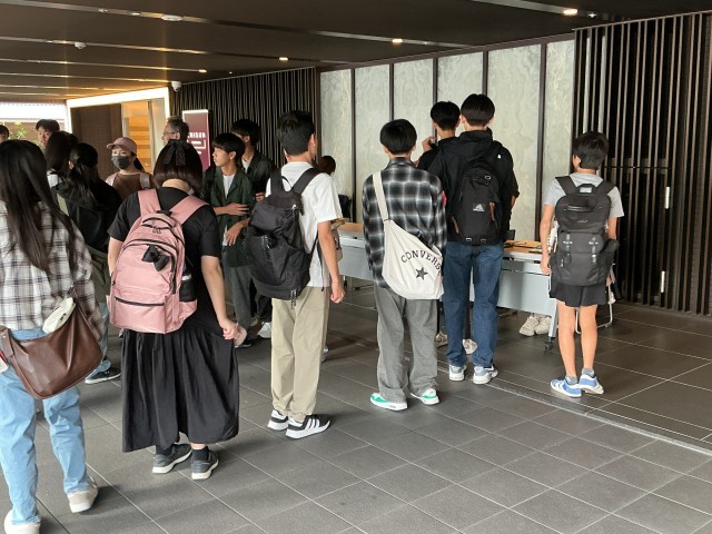 今日は、京都市内を班別行動しました。