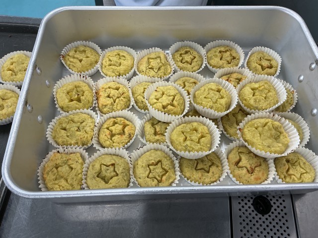 星形の模様をつけたつけたスイートポテトです