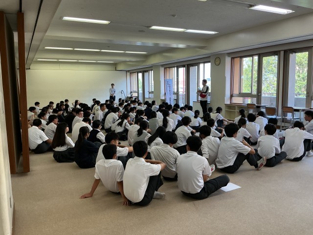 二年生学年集会の様子