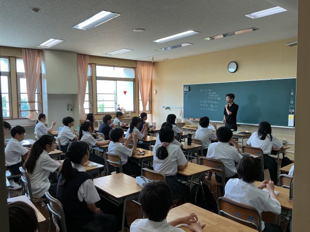 1年生は各教室で。