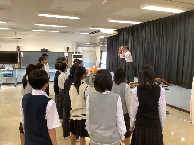 多目的室での練習風景（1年生）