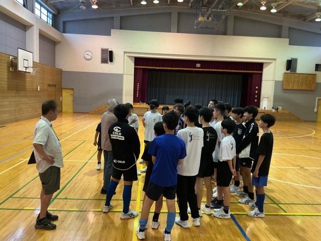 ブルーシートを敷く予定です。