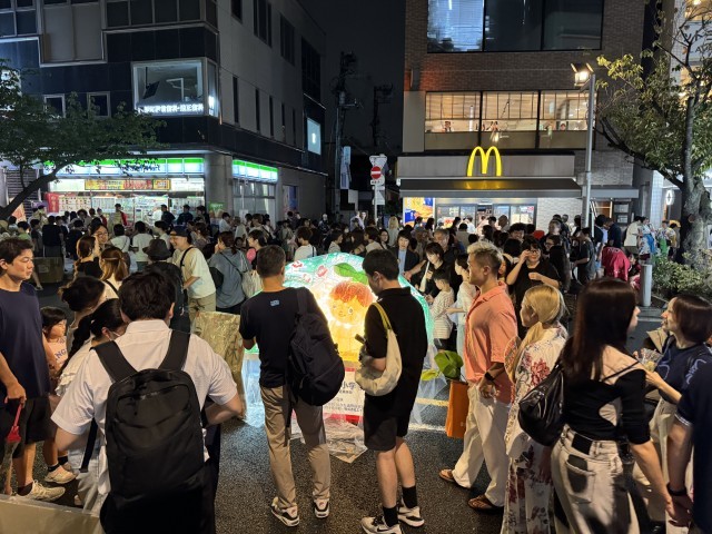 夜になるにつれて賑わってきました。